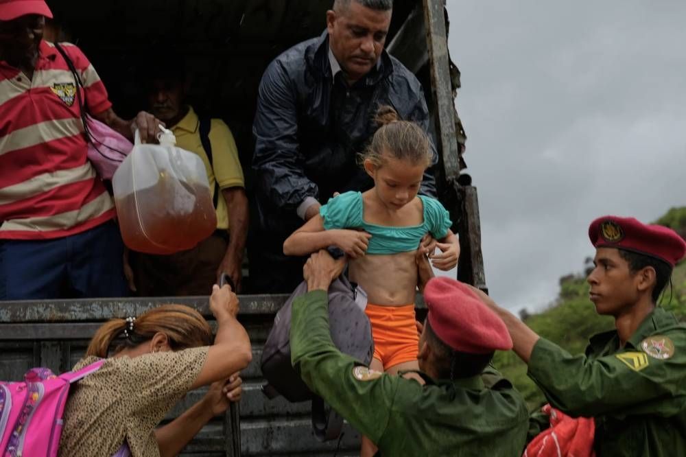 إعصار ميليسا يضرب كوبا ويخلف دمارا واسعا في جامايكا