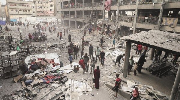 «أونروا»: 300 ألف طالب بغزة يستأنفون دراستهم عبر الإنترنت