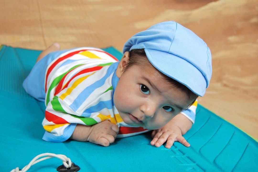 ما هي العلامات المهمة التي تشير إلى نقص النمو عند مولودك؟