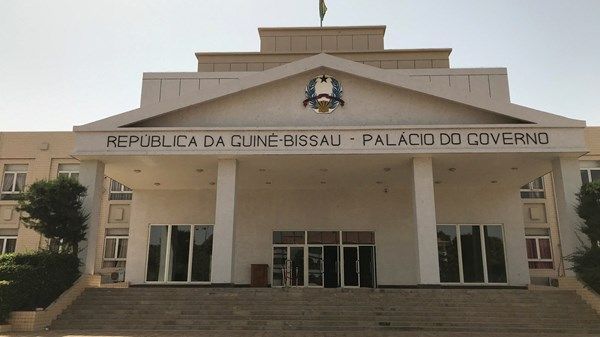 غينيا بيساو تعتقل ضباطا بارزين بتهمة محاولة انقلاب