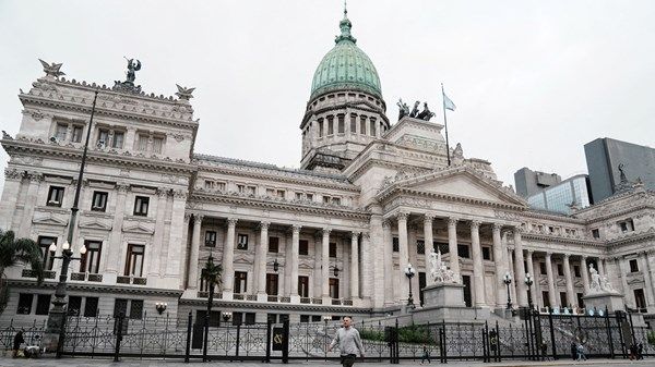 الولايات المتحدة تدعم رفع عقوبات "قانون قيصر" عن سوريا