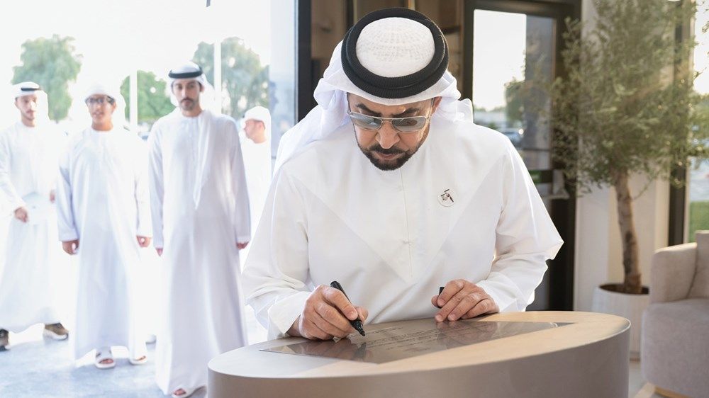 حمدان بن زايد يفتتح فرع جامعة محمد بن زايد للعلوم الإنسانية في منطقة الظفرة