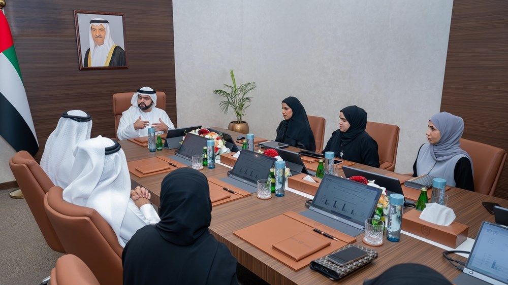 محمد الشرقي يلتقي فريق مستشفى الفجيرة ويطّلع على خططه وخدماته