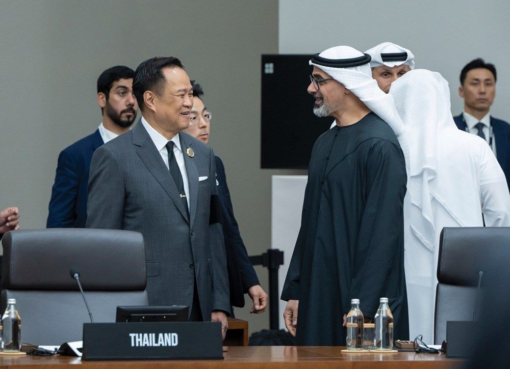 نيابة عن رئيس الدولة.. ولي عهد أبوظبي يشارك في أعمال منتدى التعاون الاقتصادي لدول آسيا والمحيط الهادئ