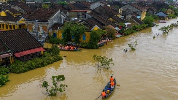 قتلى جراء الفيضانات بوسط فيتنام