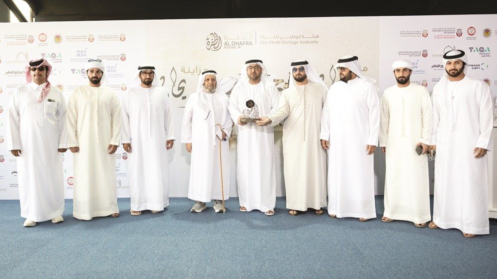 محمد بن حمدان بن زايد يشهد جانباً من مزاينة سويحان