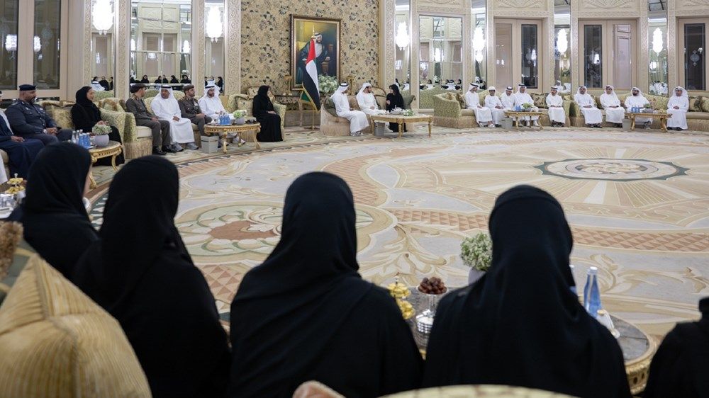 حمدان بن زايد يستقبل الفريق المنظم للمؤتمر العالمي للحفاظ على الطبيعة 2025