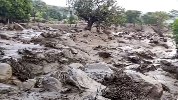عشرات القتلى والمفقودين جراء انزلاق تربة في كينيا