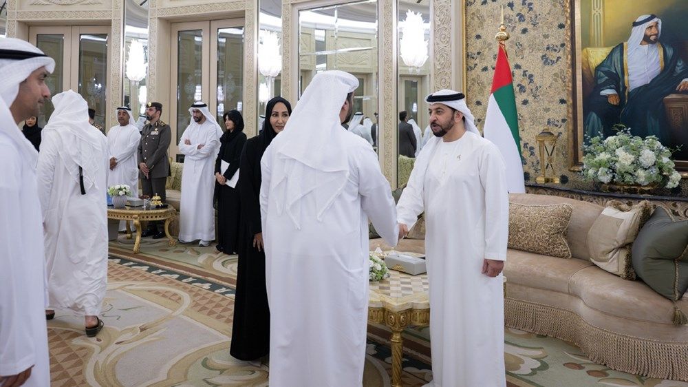 حمدان بن زايد يستقبل الفريق المنظم للمؤتمر العالمي للحفاظ على الطبيعة 2025