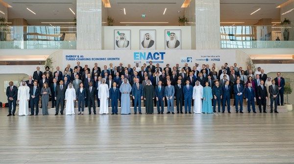 خالد بن محمد بن زايد يلتقي قادة قطاعات الطاقة والذكاء الاصطناعي والاستدامة ضمن فعاليات مجلس ENACT