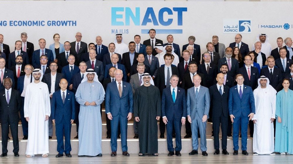 خالد بن محمد بن زايد يلتقي قادة قطاعات الطاقة والذكاء الاصطناعي والاستدامة ضمن فعاليات مجلس ENACT