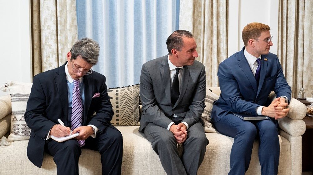 رئيس الدولة يستقبل رئيس المجلس الوطني الأميركي للطاقة ويشهد توقيع مذكرة تفاهم في مجال الطاقة والذكاء الاصطناعي بين البلدين