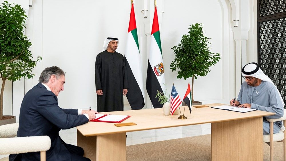 رئيس الدولة يستقبل رئيس المجلس الوطني الأميركي للطاقة ويشهد توقيع مذكرة تفاهم في مجال الطاقة والذكاء الاصطناعي بين البلدين