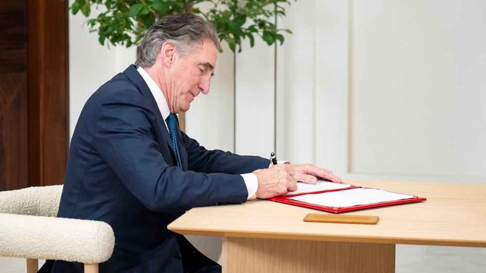 رئيس الدولة يستقبل رئيس المجلس الوطني الأميركي للطاقة ويشهد توقيع مذكرة تفاهم في مجال الطاقة والذكاء الاصطناعي بين البلدين