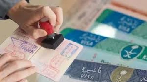 المقيمين في السعودية لن يناموا الليلة بعد هذا القرار المفاجئ .. تحويل تأشيرة الزيارة إلى إقامة بقرار واحد فقط