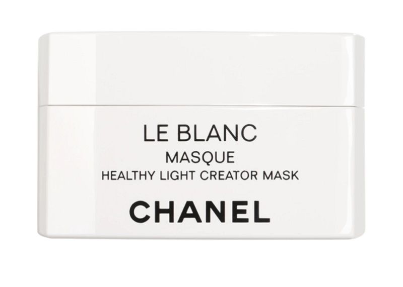 أفضل كريم لتفتيح البشرة السمراء بسرعة: أسرار التركيبة والنتائج السريعة