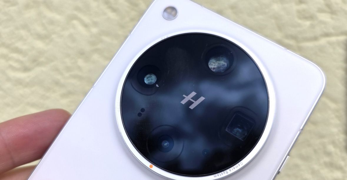 تكنولوجيا: أول هاتف رائد في الأفق بعدستين بيريسكوب بدقة 200 ميجابكسل