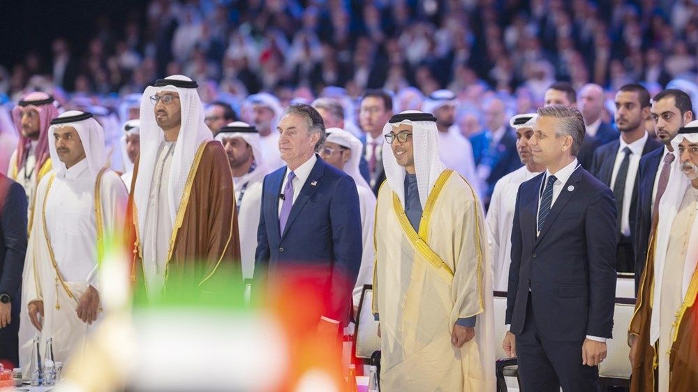 منصور بن زايد يفتتح معرض ومؤتمر أبوظبي الدولي للبترول «أديبك 2025»