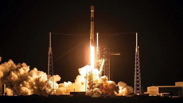 «سبيس 42» تطلق ثلاثة أقمار اصطناعية رادارية جديدة