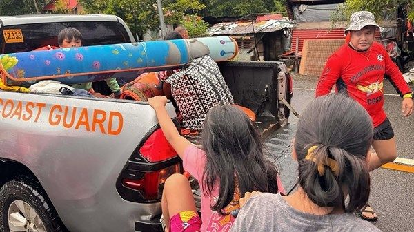 الفلبين تجلي عشرات الآلاف مع اقتراب الإعصار "كالماغي"