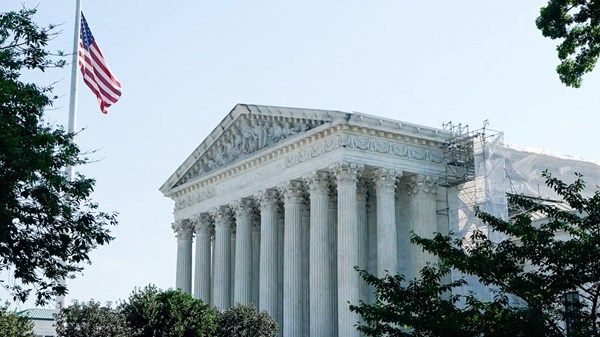 العالم يترقب قرار المحكمة العليا الأميركية بشأن الرسوم الجمركية