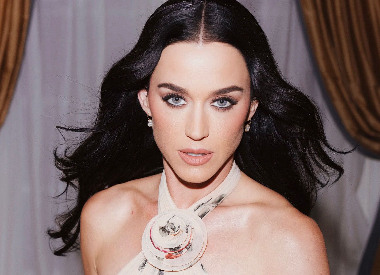 كاتي بيري ترفض عرضًا للزّواج أمام الآلاف… هذا ما حدث على المسرح