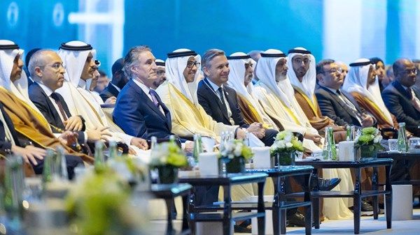 منصور بن زايد يفتتح معرض ومؤتمر أبوظبي الدولي للبترول «أديبك 2025»