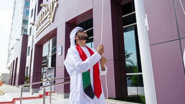 نهيان بن زايد: «يوم العلم» تعبير صادق عن وحدة وطننا وسيادته وتلاحم شعب الإمارات