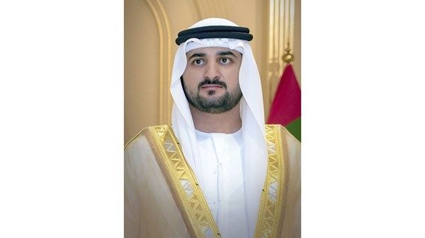 مكتوم بن محمد: "يوم العلم" مناسبة لتجديد الولاء للوطن وقيادته