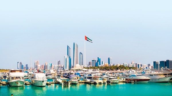 مواطنون: «نفتديك بالأرواح يا وطن»