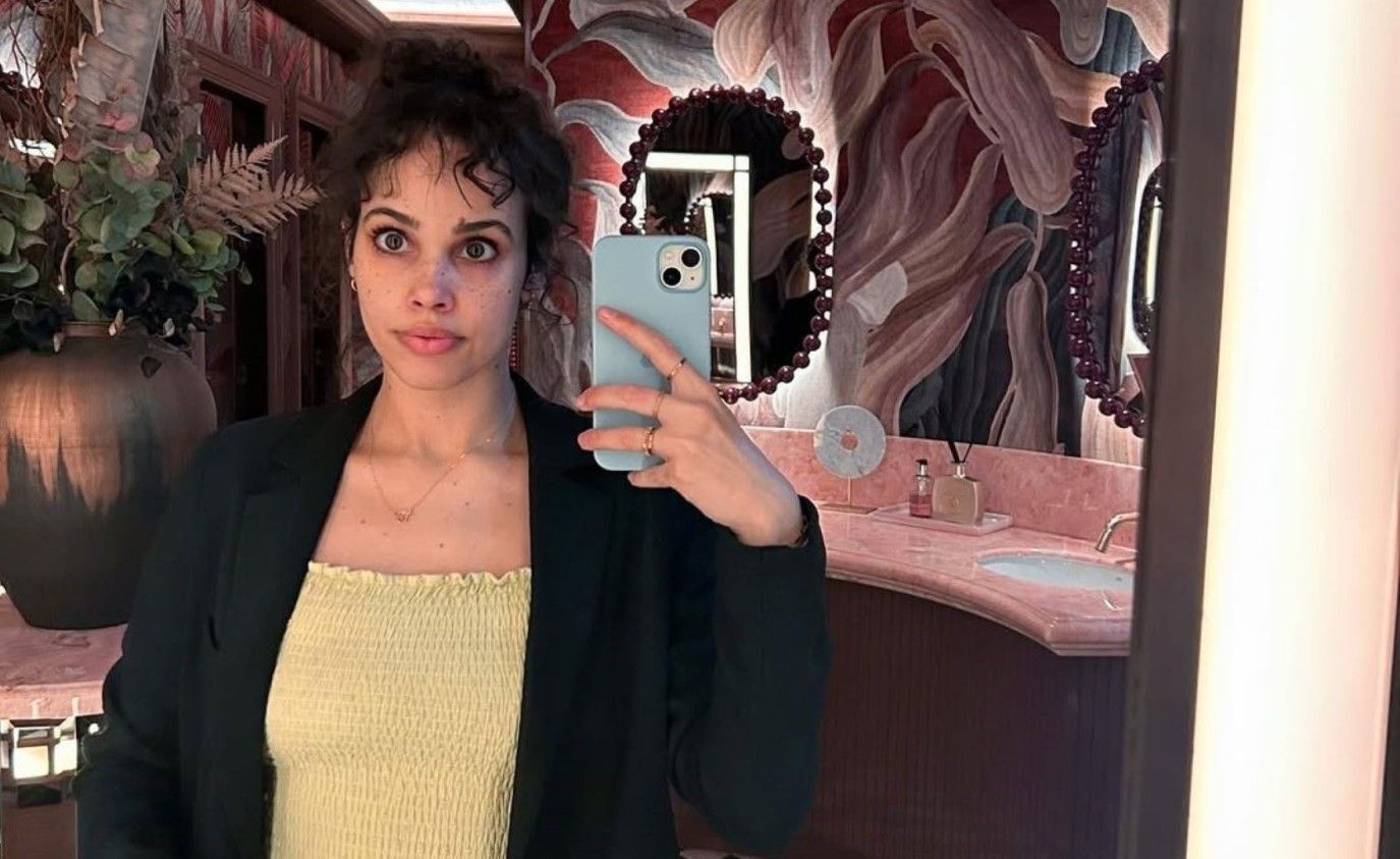 نور عمرو دياب تثير قلق محبيها بصورة لها من داخل المستشفى.. جلسة نقل حديد