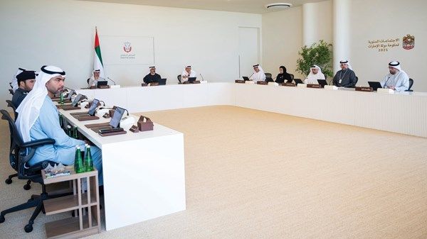 خالد بن محمد بن زايد يترأّس اجتماع المجلس التنفيذي لإمارة أبوظبي