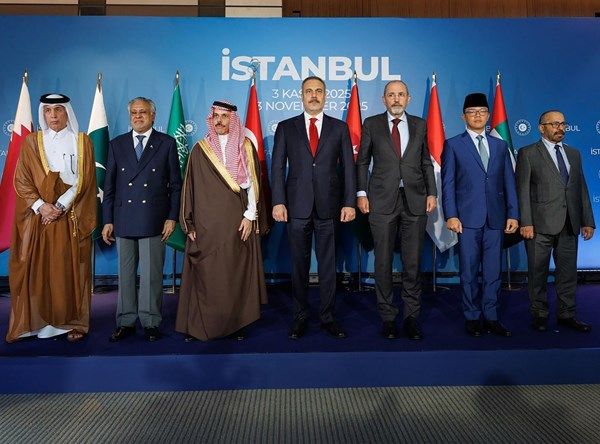 المرر يترأس وفد الدولة في الاجتماع الوزاري حول غزة بإسطنبول