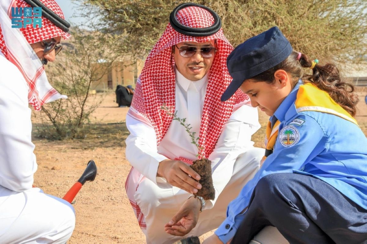 «يد تغرس وأرض تزدهر» حملة تشجير ينظمها مركز الغطاء النباتي