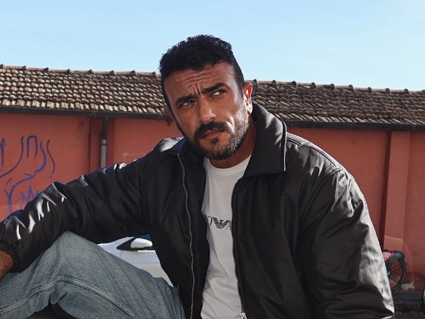 أحمد العوضي يحمّس جمهوره بمشهد أكشن من فيلمه شمشون ودليلة