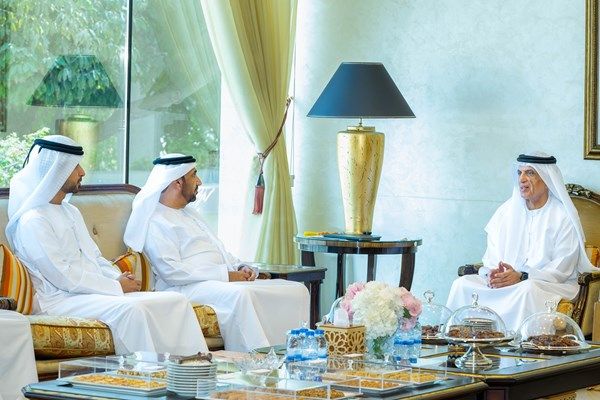 حاكم رأس الخيمة يستقبل رئيس البرلمان العربي وعمار بن ناصر المعلا