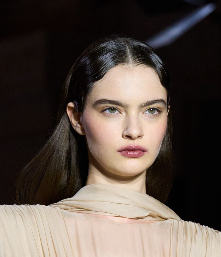 كيف تنسّقين أجدد صيحات المكياج مع ملابس شتاء 2026.. نصائح ذهبية تعزز جمال إطلالتك