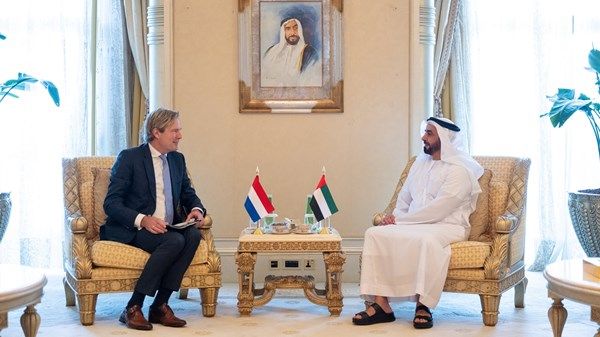 سيف بن زايد يلتقي وزراء داخلية ومسؤولين على هامش الاجتماع السادس للتحالف الأمني الدولي