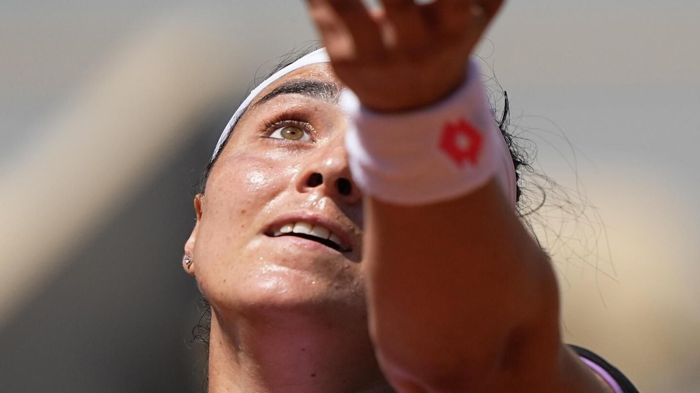 أنس جابر: أنا وزيرة السعادة؟ لا.. الاكتئاب يحاصرني