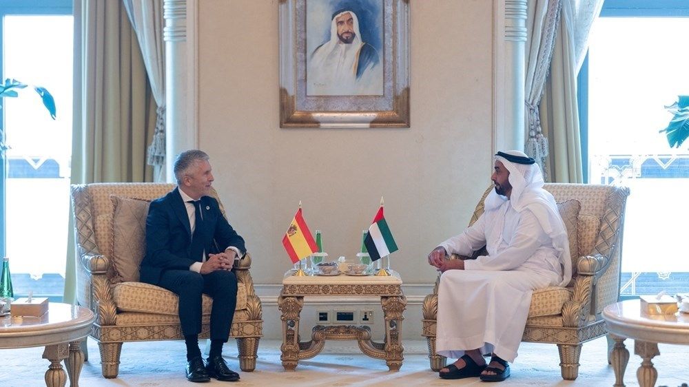 سيف بن زايد يلتقي عدداً من وزراء الداخلية على هامش اجتماع التحالف الأمني الدولي في أبوظبي