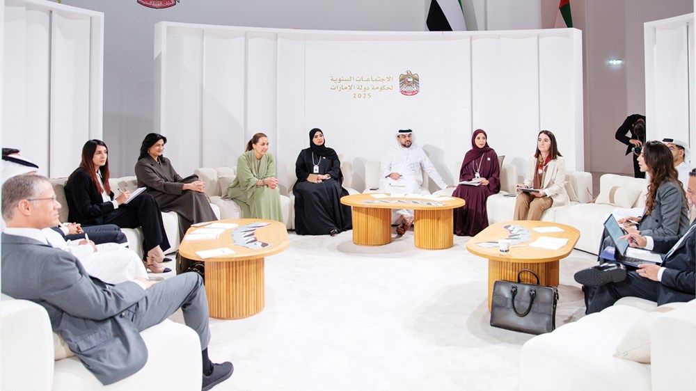 اعتمدها  الحوار الحكومي مع القطاع  الخاص.. توصيات لتعزيز تنافسية الإمارات في قطاعات اقتصادية حيوية
