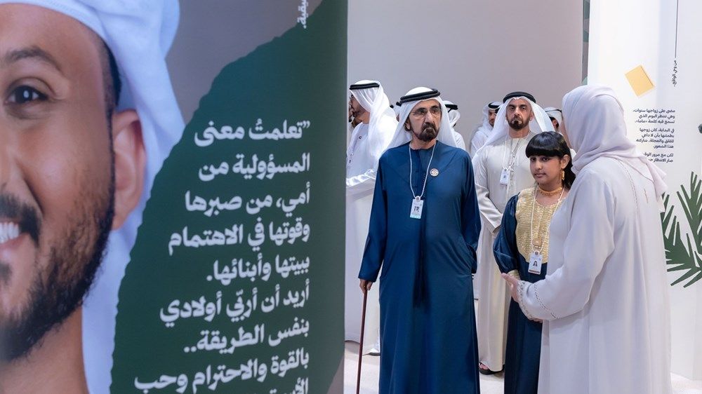 محمد بن راشد يتفقد معرض «نبض الوطن»