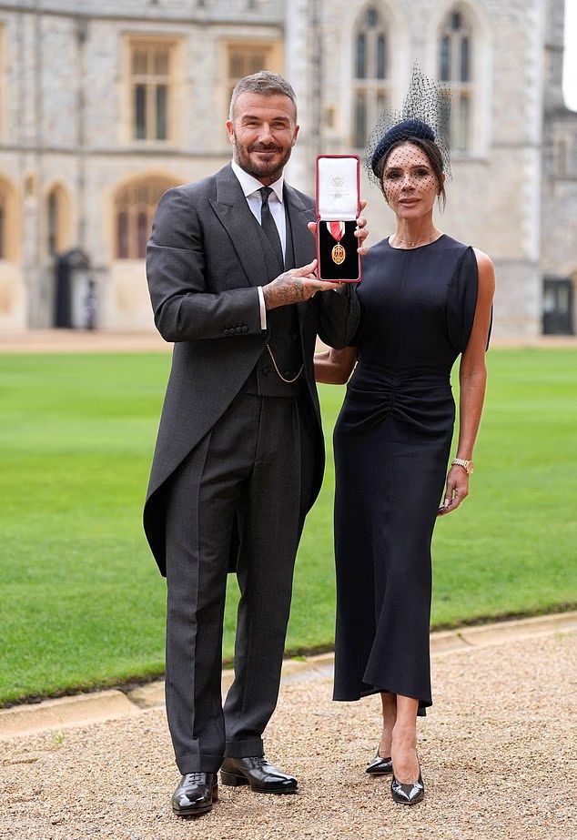 بالفيديو والصور- ديفيد بيكهام يحتفل بتكريمه وسط غياب مؤلم لابنه بروكلين