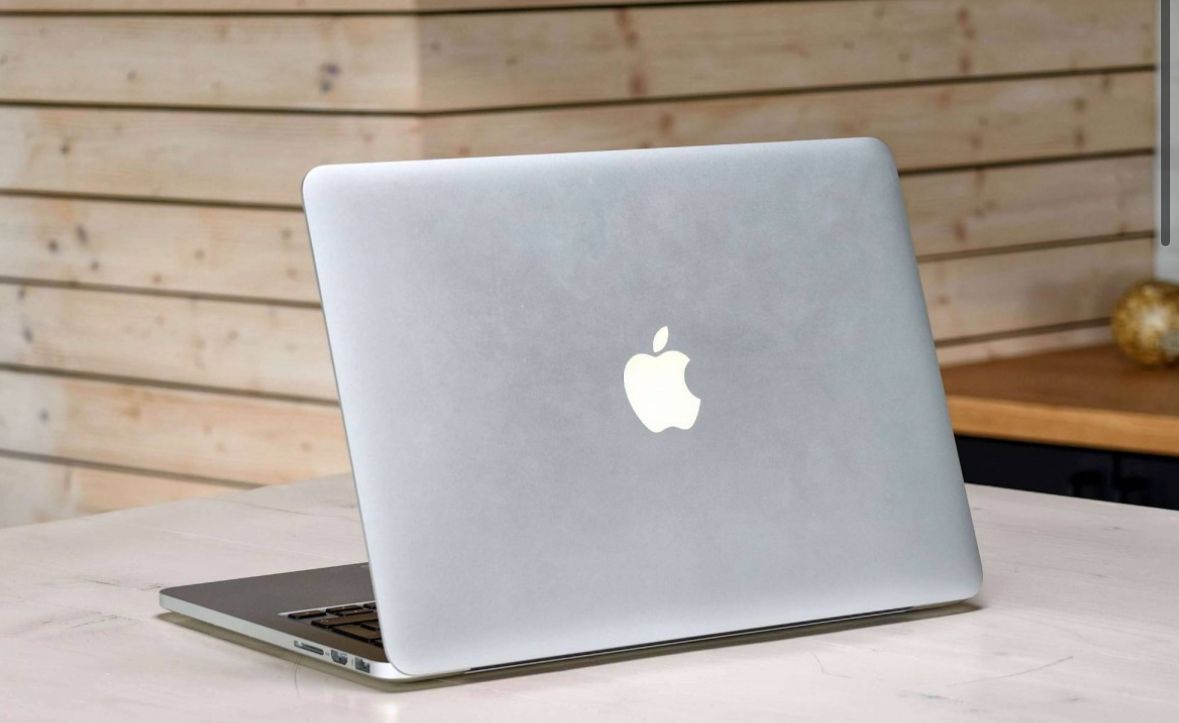تكنولوجيا: أبل تستعد لإطلاق جهاز ماك بوك اقتصادي في أوائل 2026