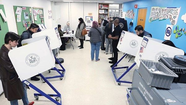 الديمقراطيون يتقدمون في أول انتخابات بولاية ترامب الثانية