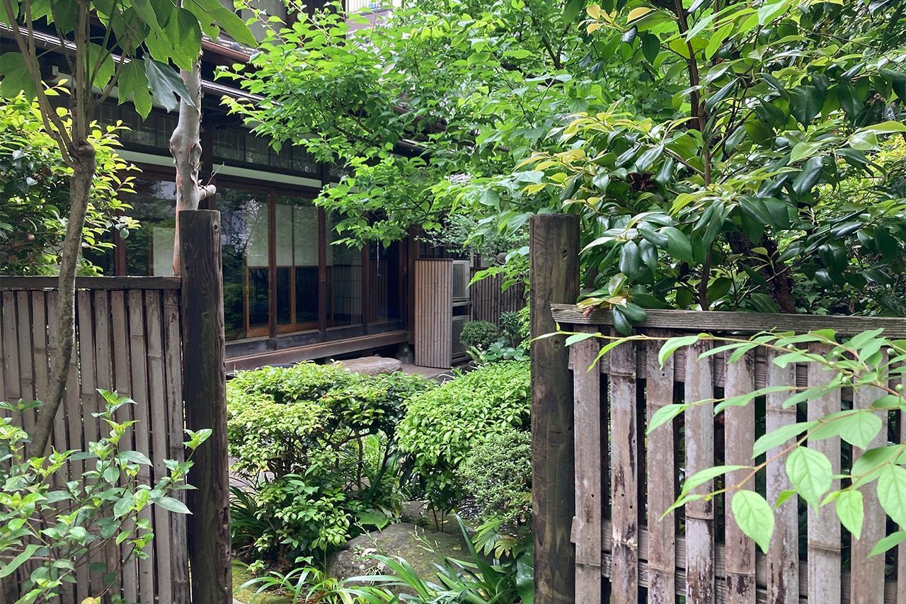 عند زيارة زوجوجي، لا تنسَ استكشاف المعابد الصغيرة الجميلة المحيطة بهذا المكان السياحي الشهير (© غياني سيموني)