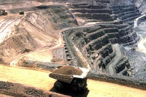 أطنان من الثروات النادرة تظهر في هذه الدولة العربية.. سوف تستغني عن النفط والغاز وتتجاوز السعودية وقطر في الثراء والرفاهية