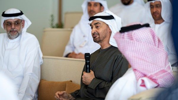 رئيس الدولة يشهد جلسة ضمن الاجتماعات السنوية لحكومة الإمارات ويوجِّه بتخصيص 2026 ليكون «عام الأسرة»