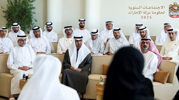 رئيس الدولة يحضر جانباً من الاجتماعات السنوية لحكومة الإمارات