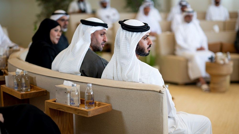 رئيس الدولة يشهد جلسة ضمن الاجتماعات السنوية لحكومة الإمارات ويوجِّه بتخصيص 2026 ليكون «عام الأسرة»